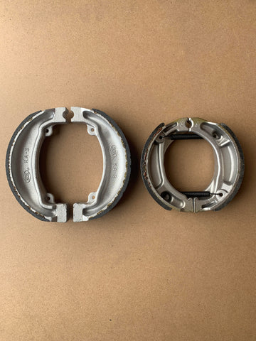 Front and Rear Brake Shoes: Honda XR350 XR 350 (1983)