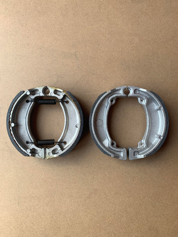 Front and Rear Brake Shoes: Yamaha YB100 YB 100 (1982-1986)