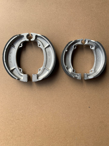 Front and Rear Brake Shoes: Yamaha YZ100 YZ 100 (1976-1977)