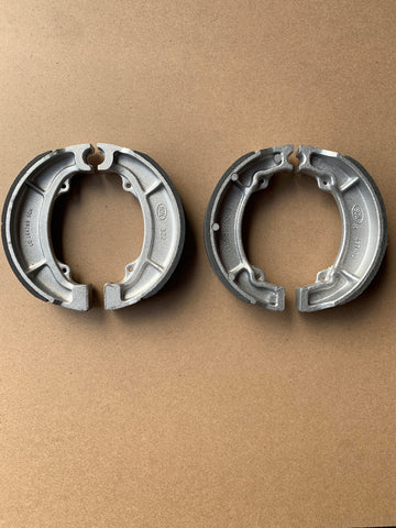 Front and Rear Brake Shoes: Yamaha YZ250 YZ 250 (1980)